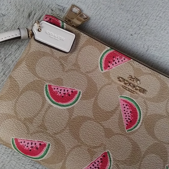 😍🎉🎊🍉 COACH wristlet double sided zipper pockets!! 🍉🎊🎉😍 - Picture 2 of 8